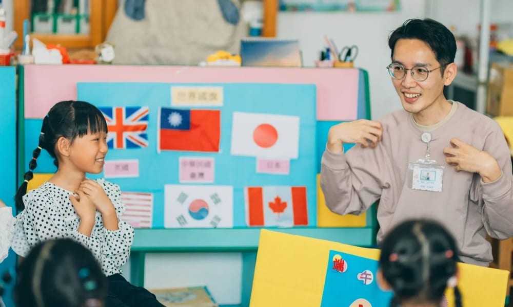 Students learning in a dual language immersion classroom